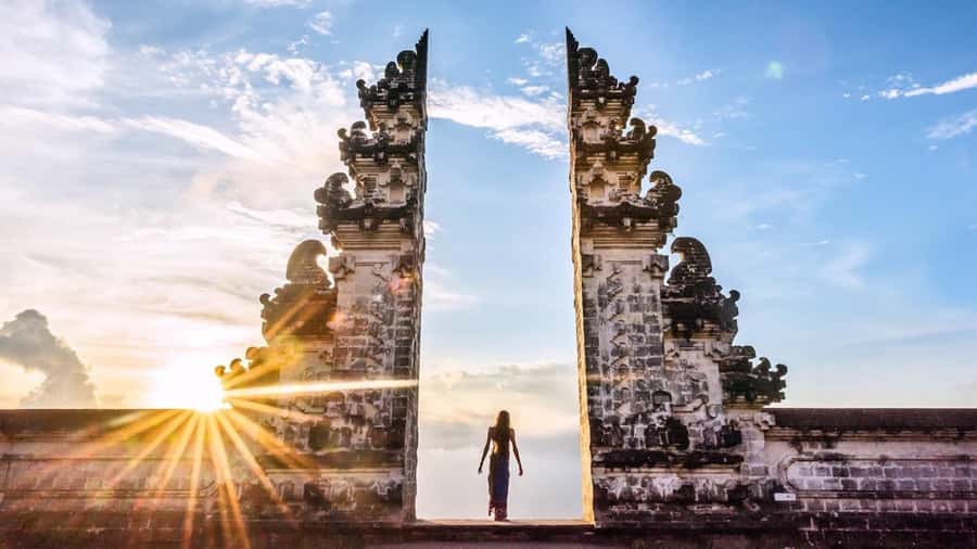 East Bali: Lempuyang Gates, Tenganan, & Water Palaces Tour - Why the 5:00 AM Lempuyang Heaven Gate sets the tone