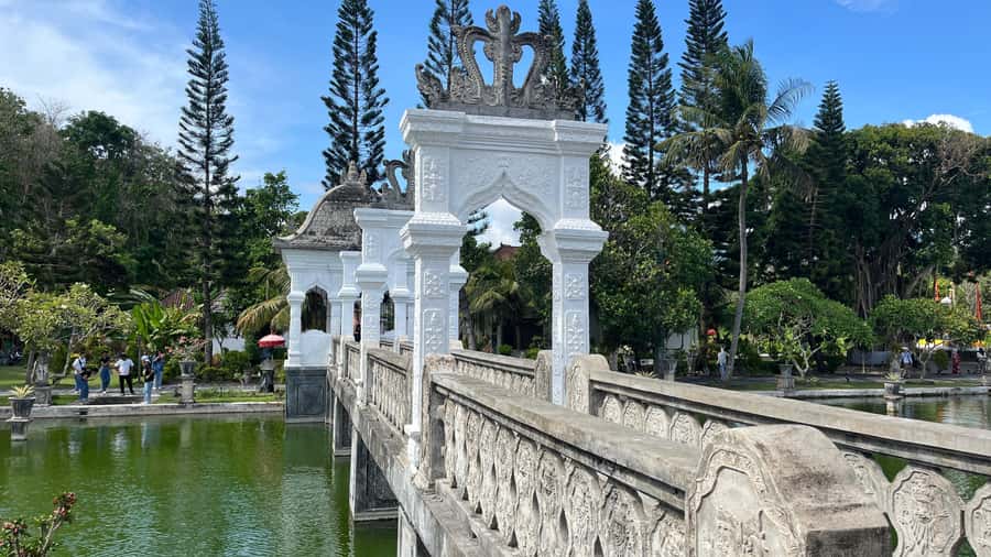 East Bali: Lempuyang temple, Tirta Gangga, Taman Ujung - Price and value: what $36 per person really means