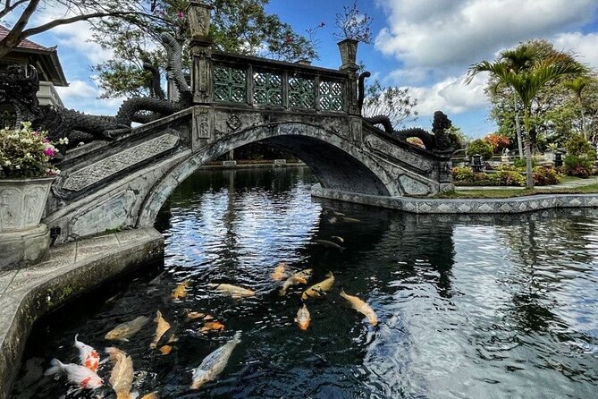 East Bali Tour - Gate of Heaven - Tirta Gangga - Tukad Cepung - The Gate of Heaven: your best photos start before the crowds