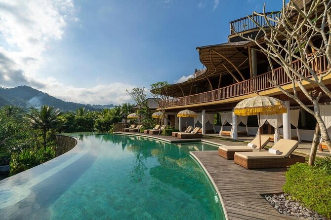 East Bali Tour: Gate of Heaven, Water Palace, Sleeping Gajah - Guide support that makes the schedule feel easy