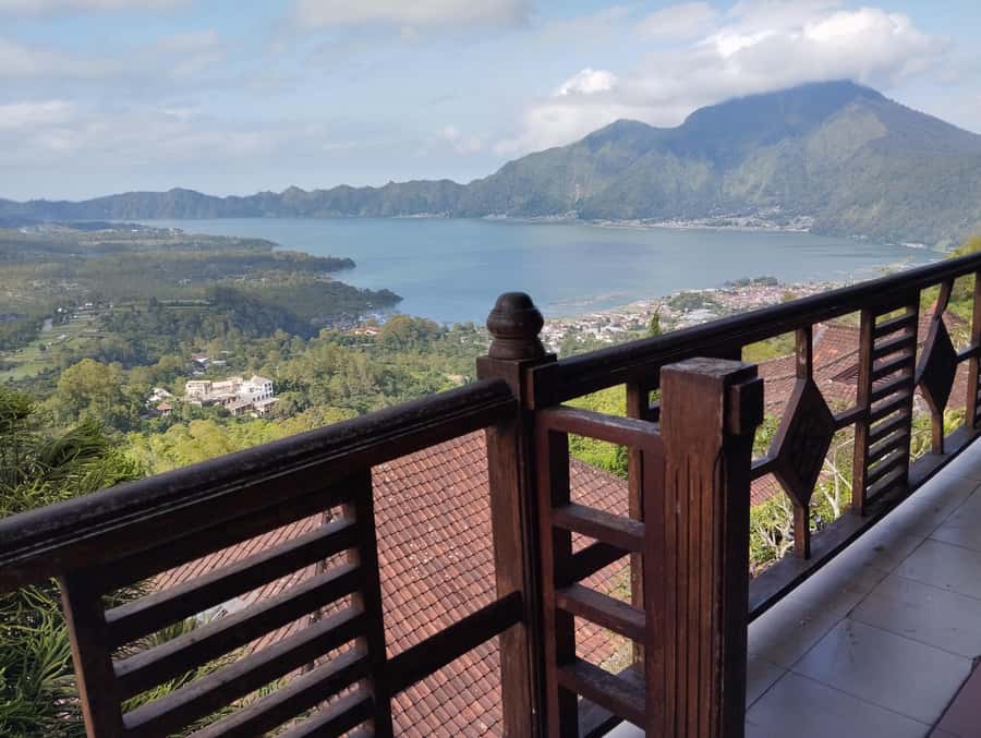 EAST BALI TRIP : BESAKIH TEMPLE/LAKE BATUR/TIRTA EMPUL - Lake Batur and Kintamani viewpoints: when clouds steal (or soften) the show