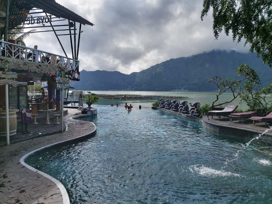 EAST BALI TRIP : BESAKIH TEMPLE/LAKE BATUR/TIRTA EMPUL - Weather and comfort checklist: get the most when it rains
