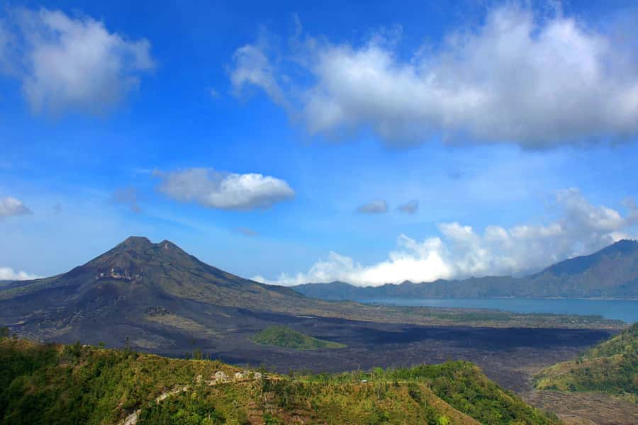 EAST BALI TRIP : BESAKIH TEMPLE/LAKE BATUR/TIRTA EMPUL - Besakih Temple: six terraces, 23 temple sites, and Mount Agung energy