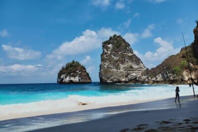 Excellent day tour Nusa penida - Pantai Diamond: the viewpoint stop that sets your expectations