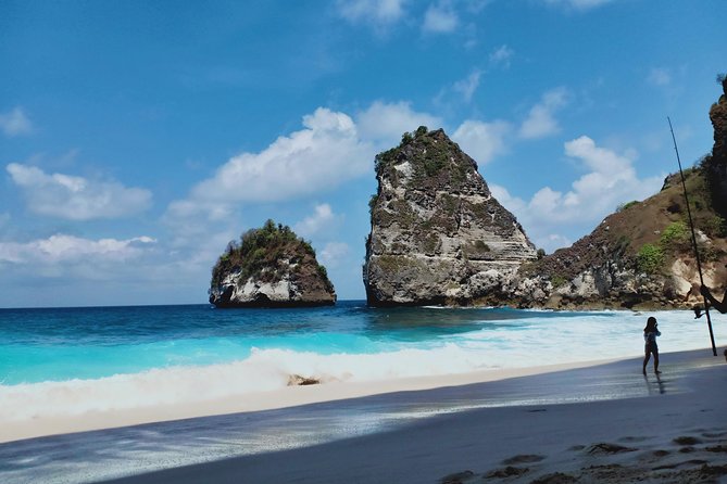 Excellent day tour Nusa penida - Pantai Diamond: the viewpoint stop that sets your expectations