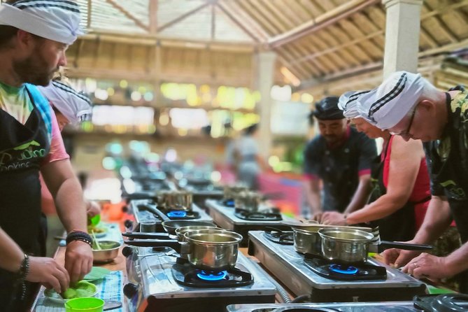 Exclusive Authentic Balinese Cooking Class at Family home - Key Things You’ll Notice Right Away