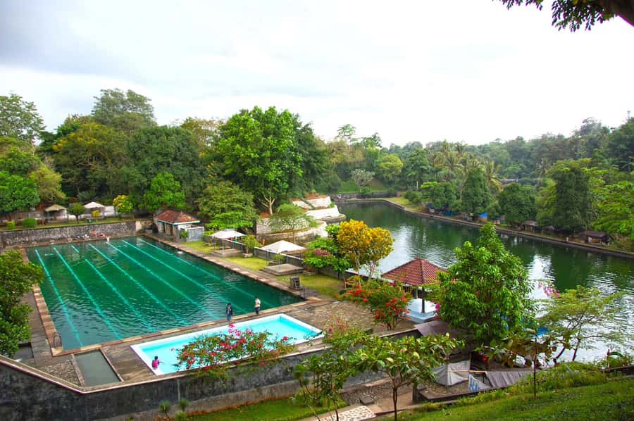 Exclusive Lombok City Tour Experience: Culture & Heritage - What to wear and bring for temple culture and sea wind