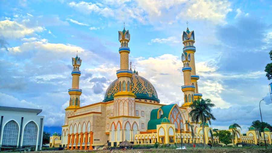 Exclusive Lombok City Tour Experience: Culture & Heritage - Islamic Center (Masjid Hubbul Wathan): modern mosque, tower photos, big scale