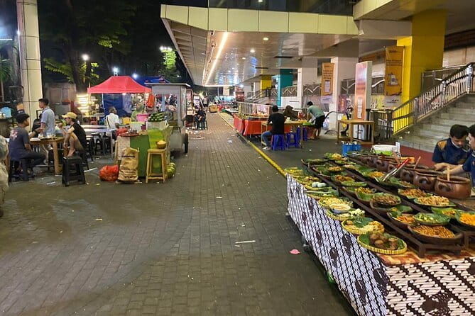 Experience Jakarta Street Food Scene with MRT Transportation - A 6:30 pm Jakarta food run using the MRT