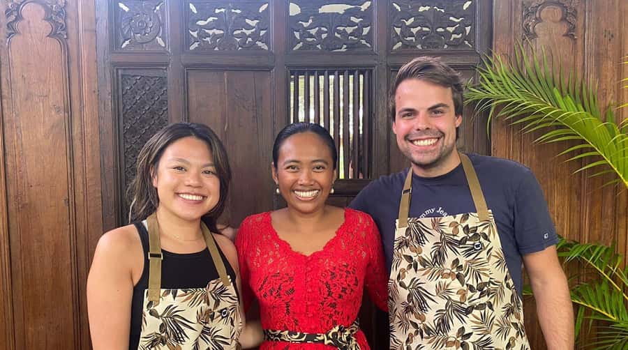 Experience the Art of Cooking Authentic Balinese Cuisine - A private 1–4 person Balinese cooking class in Novi’s home