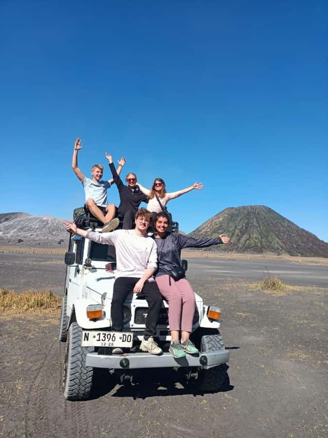 Explore Bromo and Ijen Crater 3D/2N (Share Tour) - Day 2 Crater Time: Jeep Down, Then Walk or Horse Up