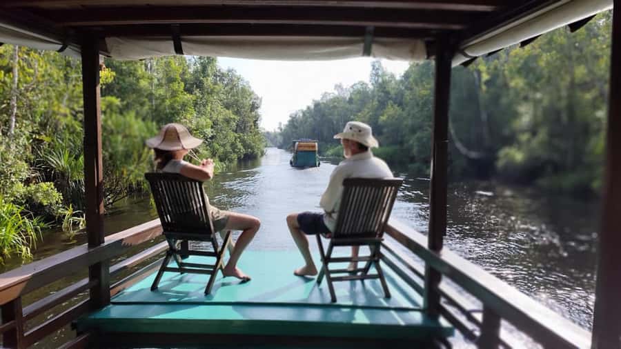 Explore Jungle in Borneo and Orangutan Kelotok Tour 3D/2N - Day 3: River Time, Breakfast, and Back to the Harbor
