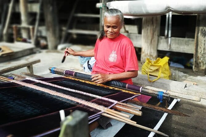 Explore North Sumatra : 7 Days Tour Adventure Package - Day 3: Short trek, river tubing, and easygoing jungle time