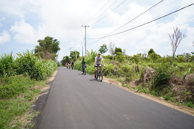 Explore Ubud with Electric Bike - Stop 1: Greenkubu Restaurant and Swing for Breakfast Fuel