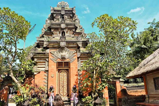 Famous Bali Swing Experience and Ubud Iconic Sightseeing - Tegenungan waterfall: the last wow before the ride back