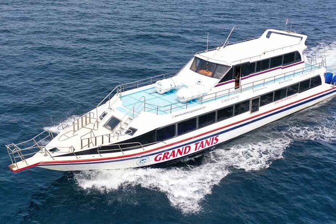Fast Boat Transfer: Sanur to Nusa Lembongan Island by Penidago - Entering The Tanis office: check-in, boarding pass, and first impressions