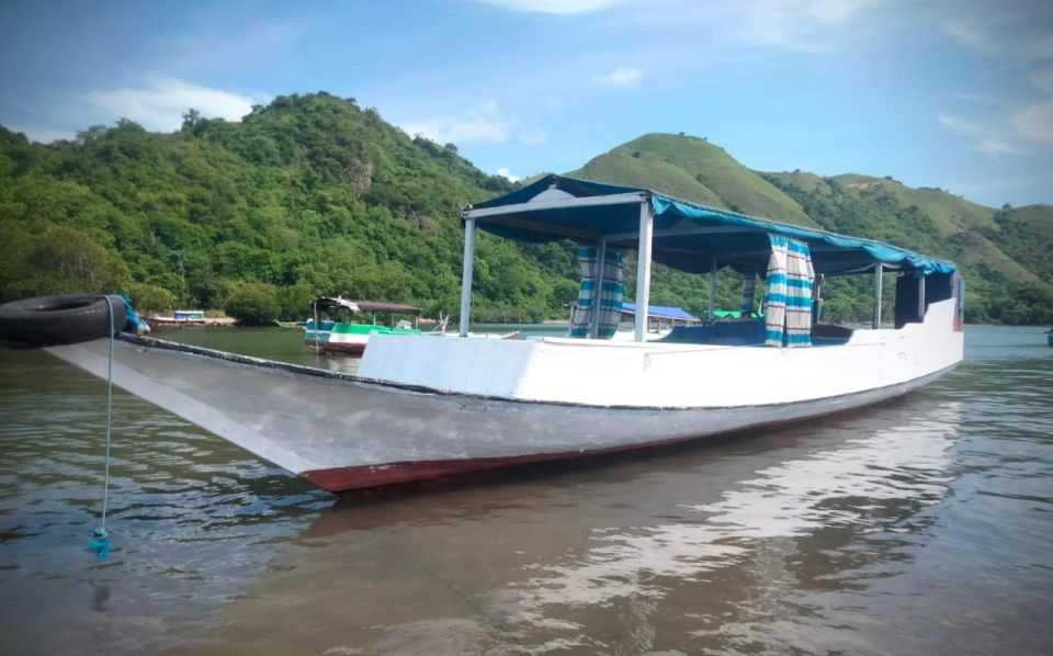Flying Fox Sunset Cruise Private Boat Charter Labuan Bajo - Photos, stars, and the little extras you’ll remember