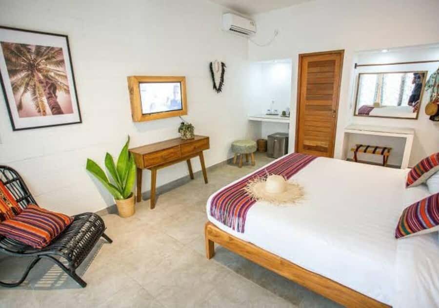 From Bali: 2-Day Private Gili Island Snorkel Tour with Hotel - Timing, delays, and motion sickness: plan like a pro