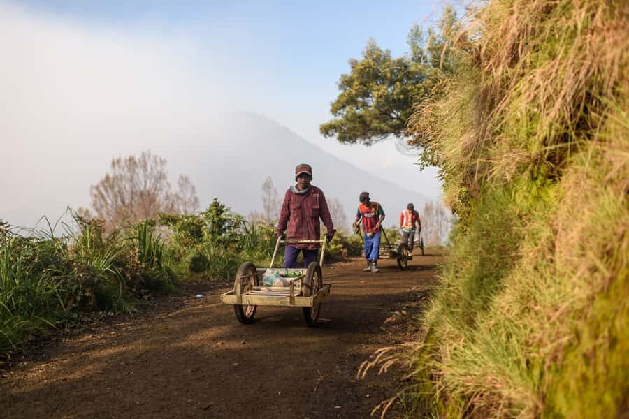 From Bali: 24-Hour Trip to Ijen Crater & Javanese Breakfast - What the Climb Feels Like (and How the Gear Changes Everything)