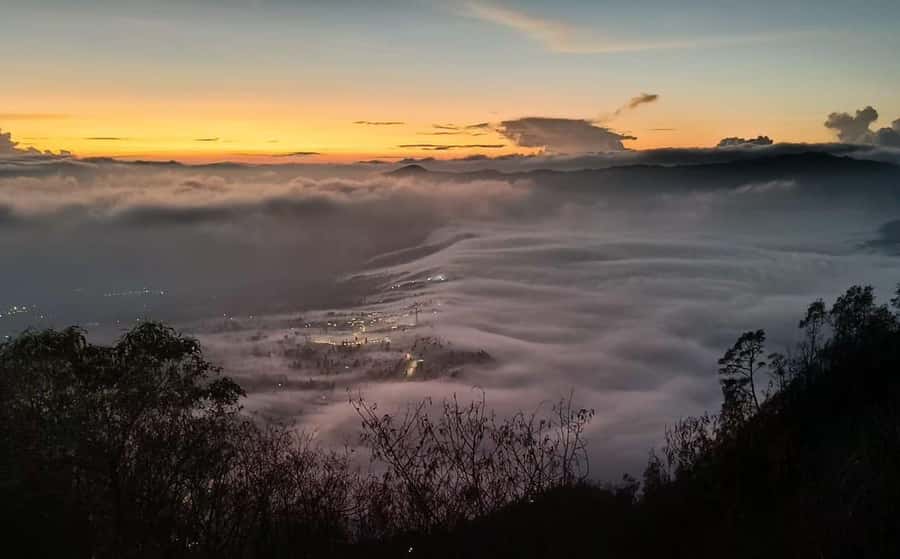 From Bali: 3-Day Excursion to Ijen and Mount Bromo - Day 2: Ijen Blue Flames, a Crater Descent, Then Transfer Toward Bromo