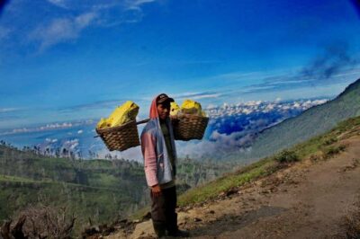 From Bali: 3-Day Excursion to Ijen and Mount Bromo - Day 1: Ferry to Banyuwangi and Settling In for Ijen Night