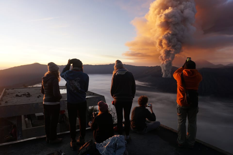 From Bali: 3-Day Excursion to Mount Bromo and Ijen Crater - Day 2: Bromo Sunrise Setup, Jeep Time, and a Caldera-Edge Climb