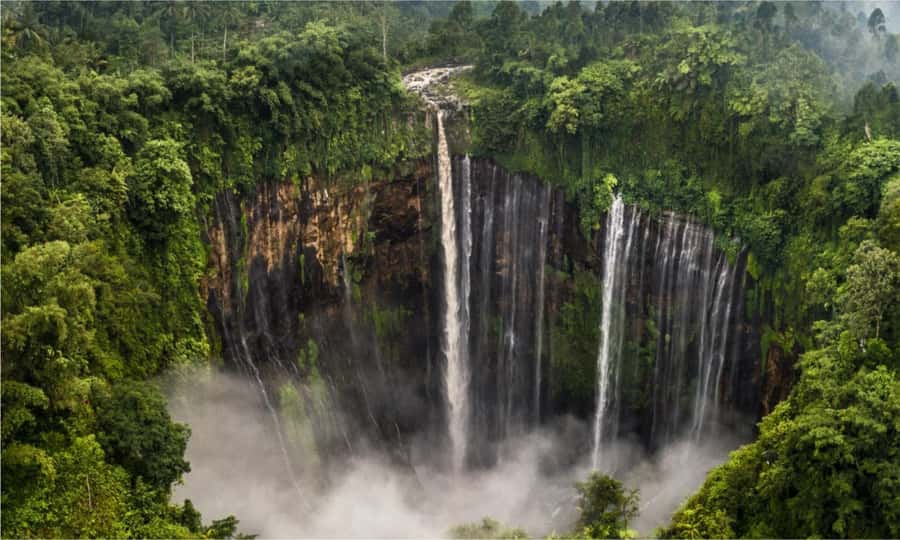 From Bali: Bromo, Ijen, & Tumpak Sewu Waterfall 3-Day Tour - Guides matter on Ijen: practical info and photo help