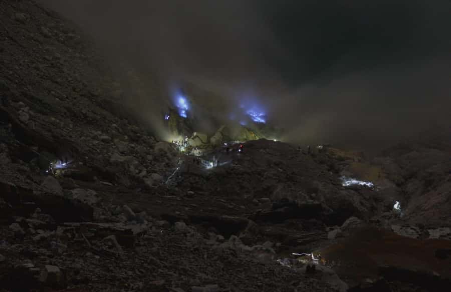 From Bali : Exploring Ijen Crater to Witness the Blue Fire - Blue flames and turquoise lake: the payoff moments you’ll plan around