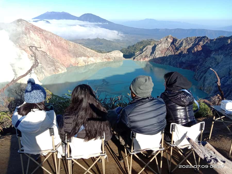 From Bali : Exploring Ijen Crater to Witness the Blue Fire - Safety gear, local guides, and what the small-group setup changes