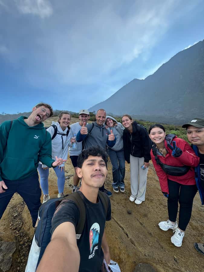From Bali: Ijen Blue Fire Group Tour With Drop Off Bali - The Sunrise-Style Crater Top: Green Lake Views and Photo Timing