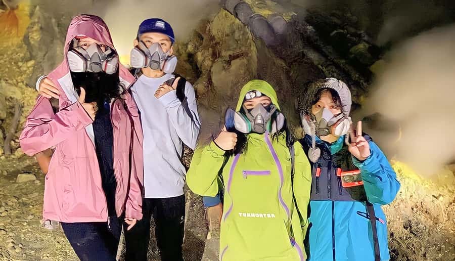 From Bali: Ijen Crater Overnight Volcano Trip with Sunrise - The rim climb to the crater: what the hike demands