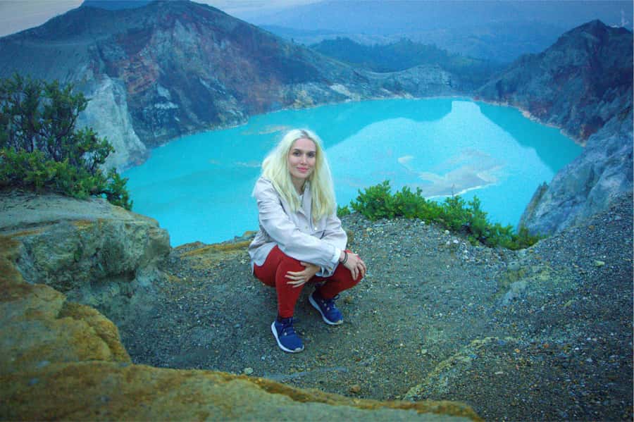 From Bali: Ijen Volcano Sunrise Hike with Transfer & All Fee - The night hike: climbing for about 1.5 hours toward the crater viewpoint