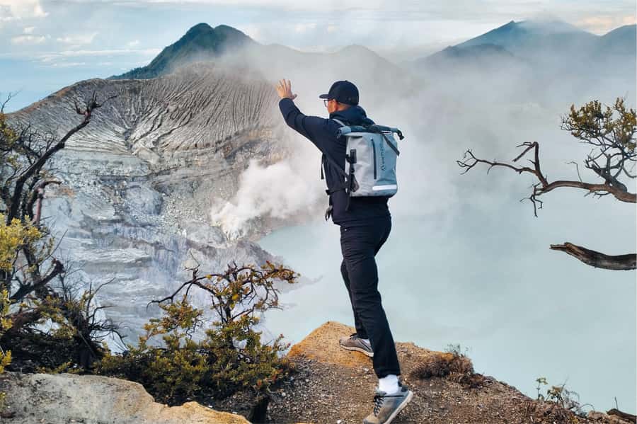 From Bali: Ijen Volcano Sunrise Hike with Transfer & All Fee - The crater walk back: where stamina and knees get tested