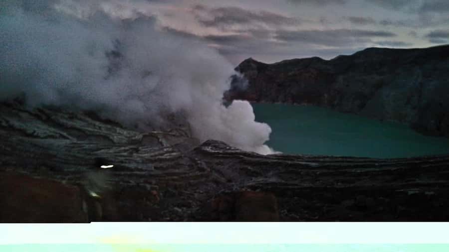 From Bali: Mount Ijen Tour Blue Fire Tour 2D1N, Hotel - Blue Fire at Ijen: What the Dawn Trek Feels Like