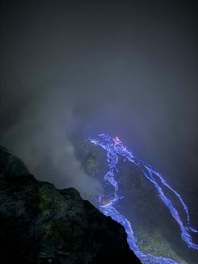 From Bali: Mount Ijen Tour Blue Fire Tour 2D1N, Hotel - Crater Time: Sulfur Miners, Sulfur Art, and Real Views