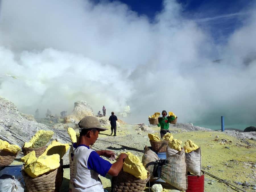 From Bali : Mt Ijen Hike, Blue Fire & Panoramic Lake Guided - Gear and temperature reality: cold starts and sulfur-smart protection