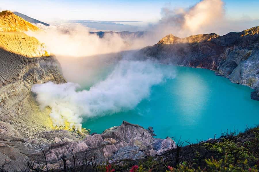 From Bali : Mt Ijen Hike, Blue Fire & Panoramic Lake Guided - Sunrise and the turquoise acid lake: the payoff after the hard part