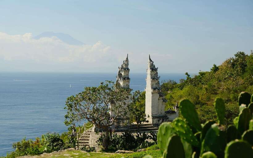 From Bali: Nusa Penida Private Snorkeling Tour with Lunch - Kelingking Cliff viewpoint and Kelingking Beach: the iconic photo stop