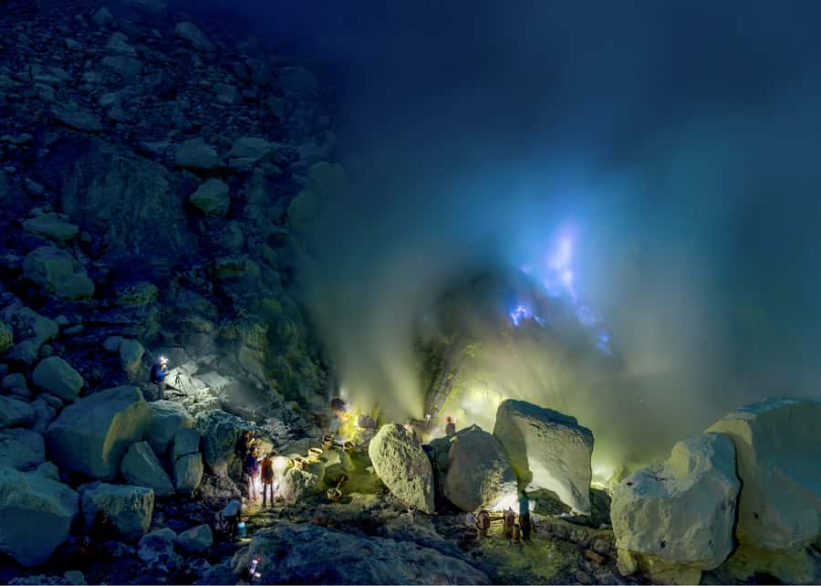 From Bali: Private Mount Ijen Crater Volcano Midnight Trek - The Hike Back Down and Breakfast at a Local Warung