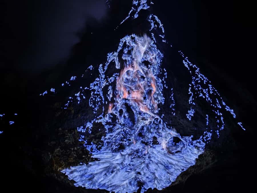 From Banyuwangi/Ketapang Harbor: Ijen Blue Fire with options - The 8-hour flow: midnight pickup, night hike, sunrise return