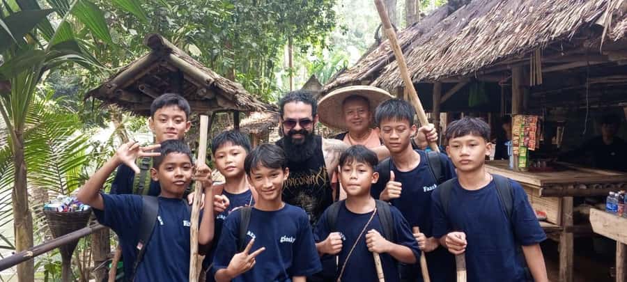 From Jakarta: Baduy Tribe Full Day Trip with Lunch - The value of a licensed English guide: Ivan’s impact