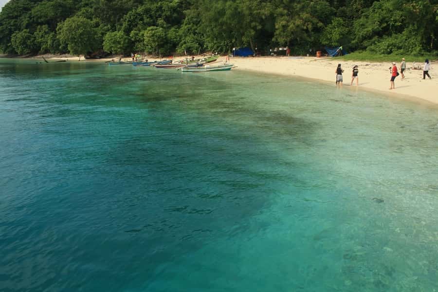 From Jakarta : Explore Krakatau Volcano Tour - Lunch on the island: basalt sand + a real meal break