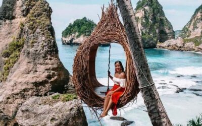 From Lembongan: Full-Day Private Tour East Nusa Penida - Atuh Beach and Diamond Beach: two viewpoints, two different vibes