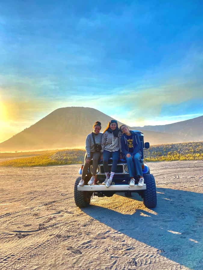 From Malang: Shared Bromo Sunrise Tour with Breakfast - The bumpy 4WD jeep ride to Penanjakan