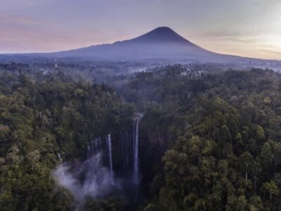 from malang : tumpak sewu waterfall with guide - Meeting your local guide at basecamp (and why it matters)