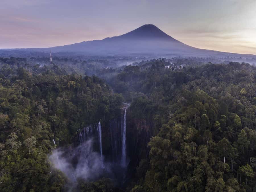 from malang : tumpak sewu waterfall with guide - Meeting your local guide at basecamp (and why it matters)
