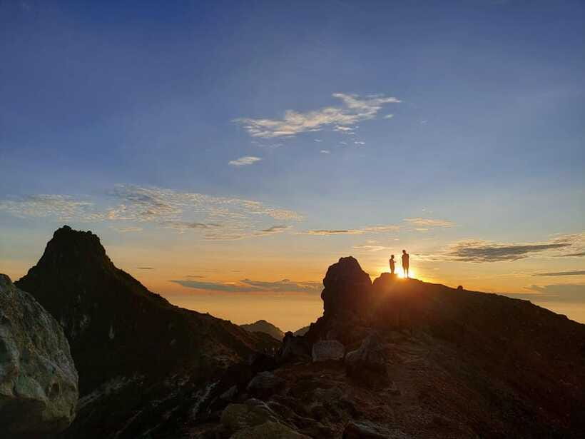 From Medan: Mount Sibayak Sunrise Hike & Natural Hot Spring - Guides and Safety: Why This Tour Leans on Local Expertise