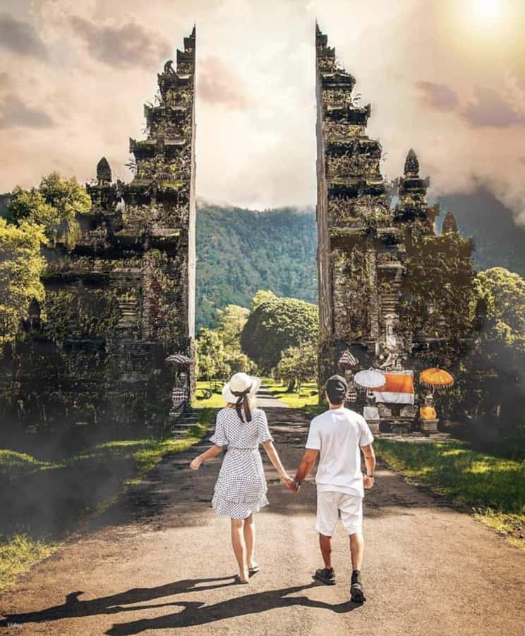 From north bali :Tanah Lot, sangeh forest & Ulun Danu Temple - Handara Gate: A Hindu Gateway Photo Stop Before the Light Changes