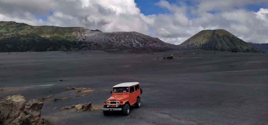 From Probolinggo: 2-Day Mount Bromo and Ijen Volcano Tour - Probolinggo pickup at 1am: the start of the story