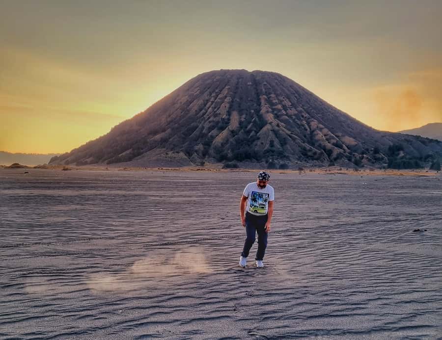 From Surabaya : 2 Day 1 Night Mount Bromo and Ijen Tour - Day 1 to Bromo: Pananjakan Sunrise and the Jeep Ride Up